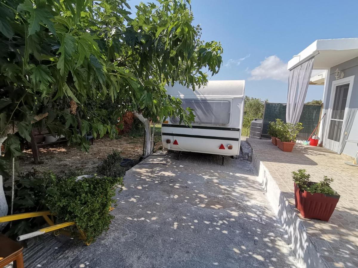 ホテル Green Garden Caravan Agrilia エクステリア 写真